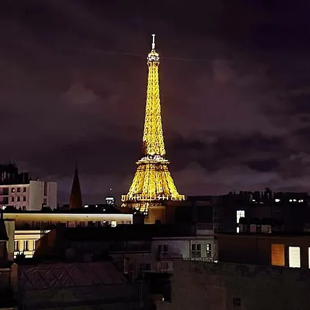 Eiffel Tower View - Charming Artist Flat - Gethosted Apartment Paris